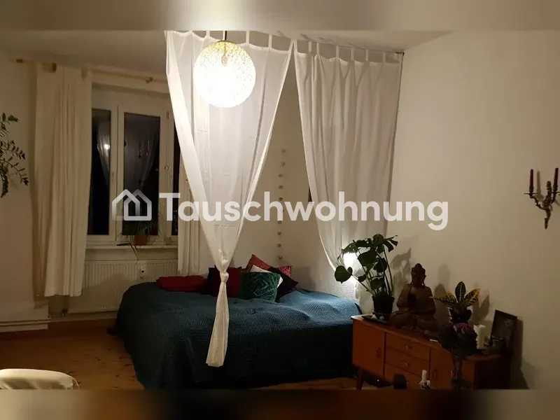 Tauschwohnung: Biete 2ZiAltbauwhg in Mitte gegen 2-3Zi mit Balkon ab 70qm — photo 1